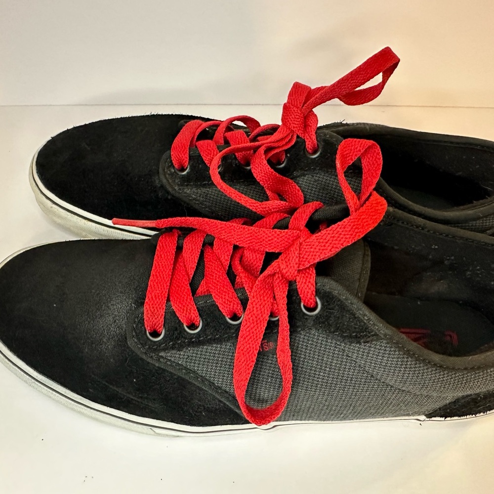 Vans - Picture 2 of 9